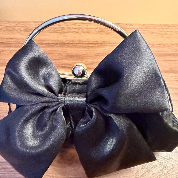 BNIP Adorable Satin Bow Evening bag-Black - Picture 3 of 10